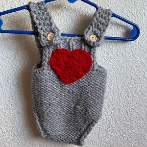 Knitted heart onsie 0-3 months